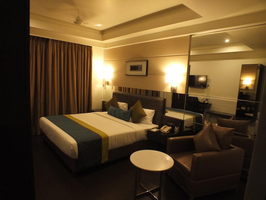 Hotel Regalia Tirupati Luaran gambar