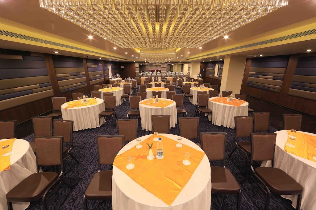 Hotel Regalia Tirupati Luaran gambar