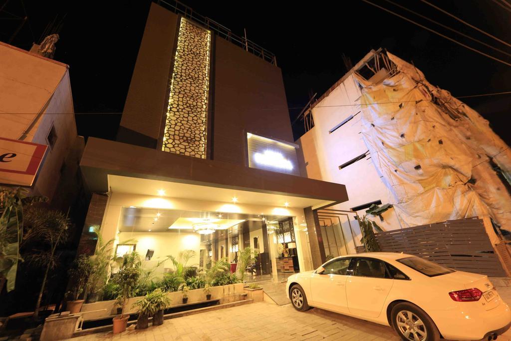 Hotel Regalia Tirupati Luaran gambar