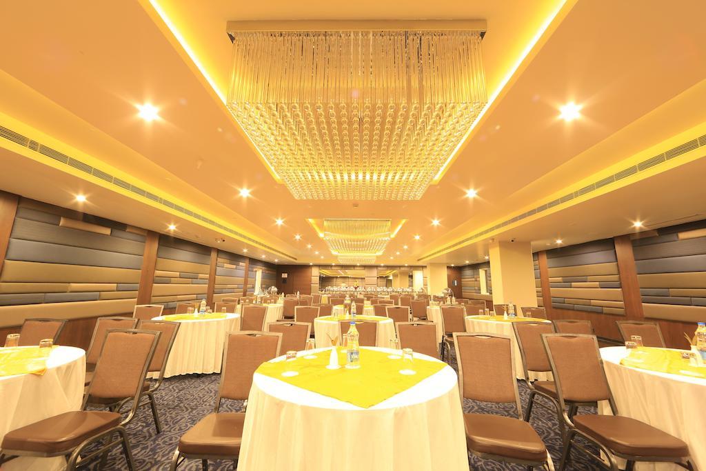 Hotel Regalia Tirupati Luaran gambar
